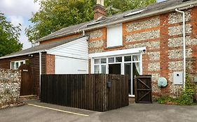 Primrose - Holiday Cottage With Private Vineyard